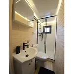 Πλωτό κατάλυμα Ahoy Masal Modern Retreat